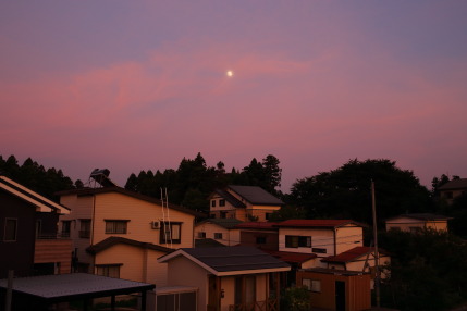 夕焼けに染まる午後7時