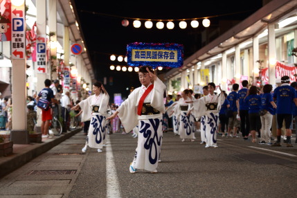 高田民謡保存会さん達の踊りは、美しい