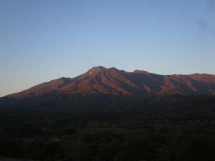 妙高山の美しい朝焼け