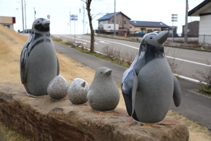 ペンギンたちがお出迎え