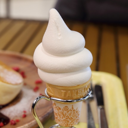 Softcreamバニラコーン370円税別