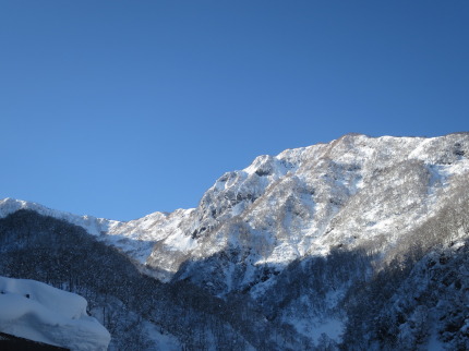 山々の雪景色