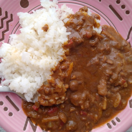 キノコも入っていてそこそこ辛いキーマカレー