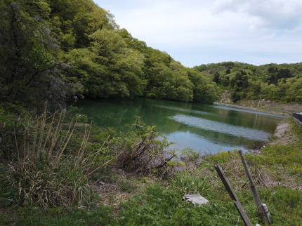 狼谷の池