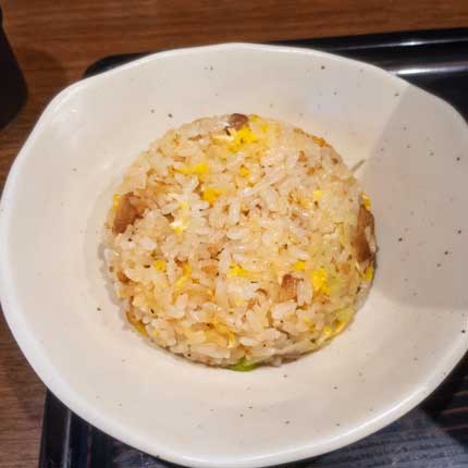 一皿250円税込のミニチャーハン