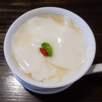 杏仁豆腐280円税込