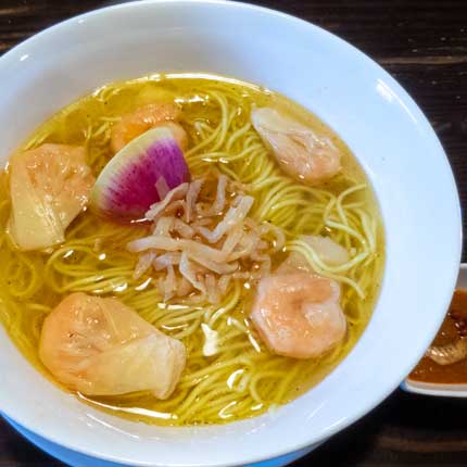 海老わんたん麺1050円税込