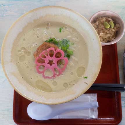 牡蠣とビーツのベジポタ塩そば