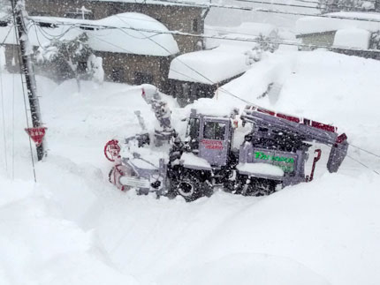 大型の除雪車