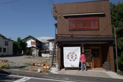 小布施味麓庵さんの隣の建物が無くなっていました