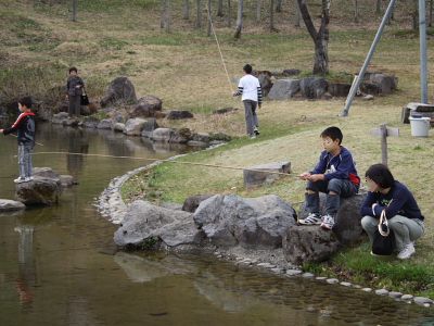 萌木の里の釣り堀