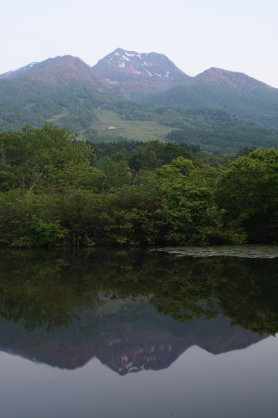 チョイ朝焼けの妙高山