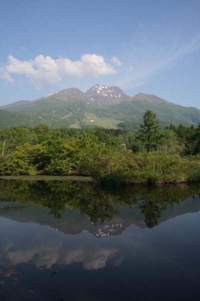 青い空と妙高山